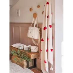 Fabrique de Styles Plaid tufté en coton ecru et coeur rouge 170x130cm - Famille* Plaids